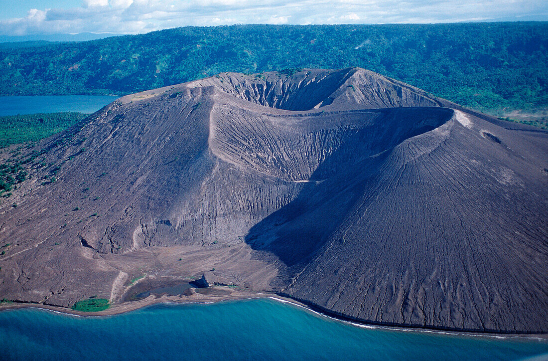 Volcano close to Rabaul, Papua New Guinea, Neu-Britannien, Rabaul