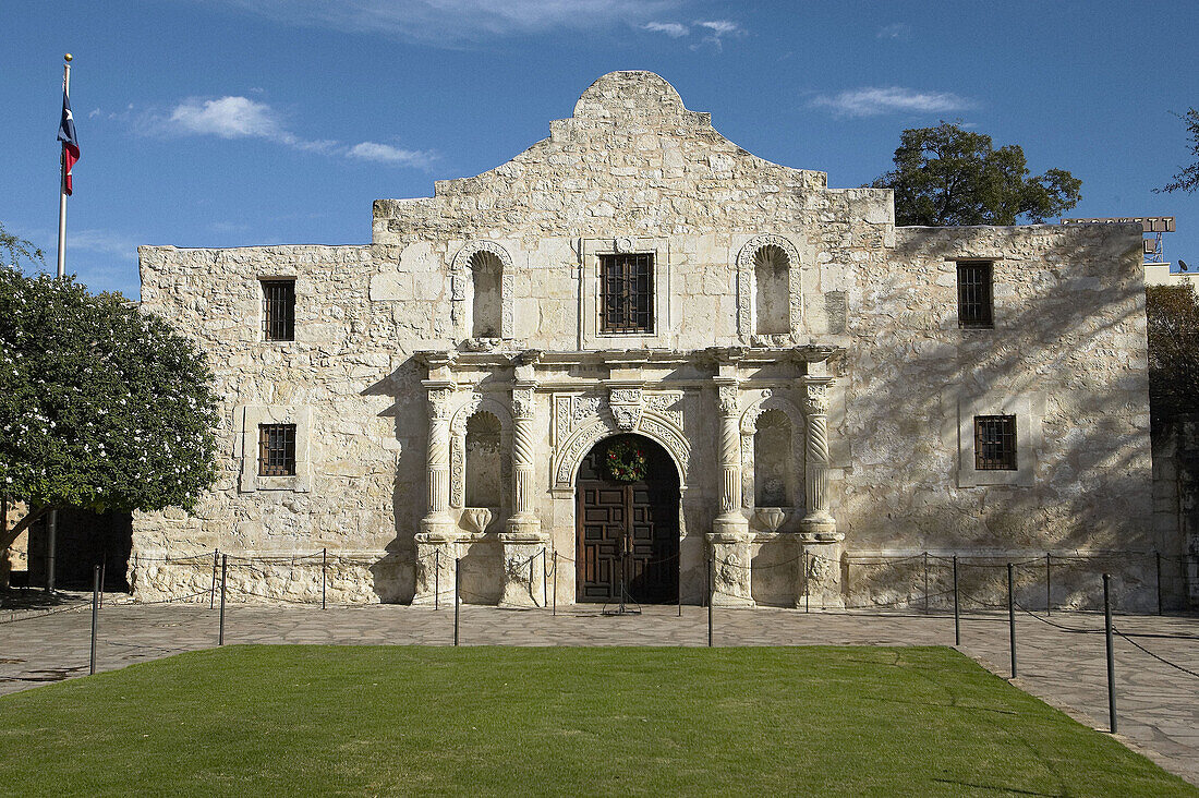 TEXAS San Antonio. Alamo mission church and shrine, site of Texas Independence battle, 1836, limestone walls