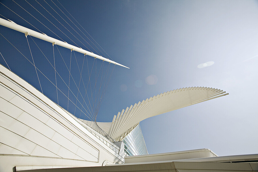WISCONSIN Milwaukee Art museum designed by Santiago Calatrava, Brise Soleil open