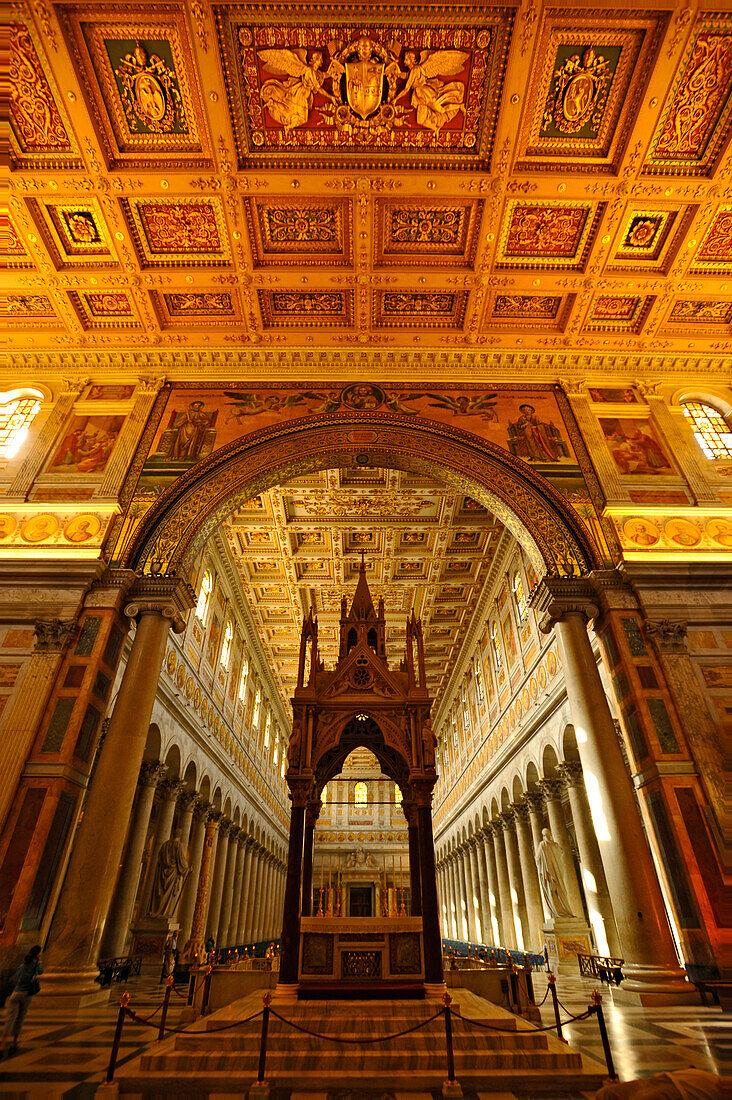 Innenansicht von Basilika Sankt Paul, Basilika di San Paolo, Rom, Latium, Italien