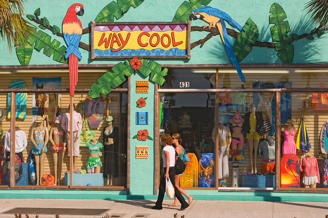 Young couple in front of a shop window, Clearwater Beach, Florida, USA