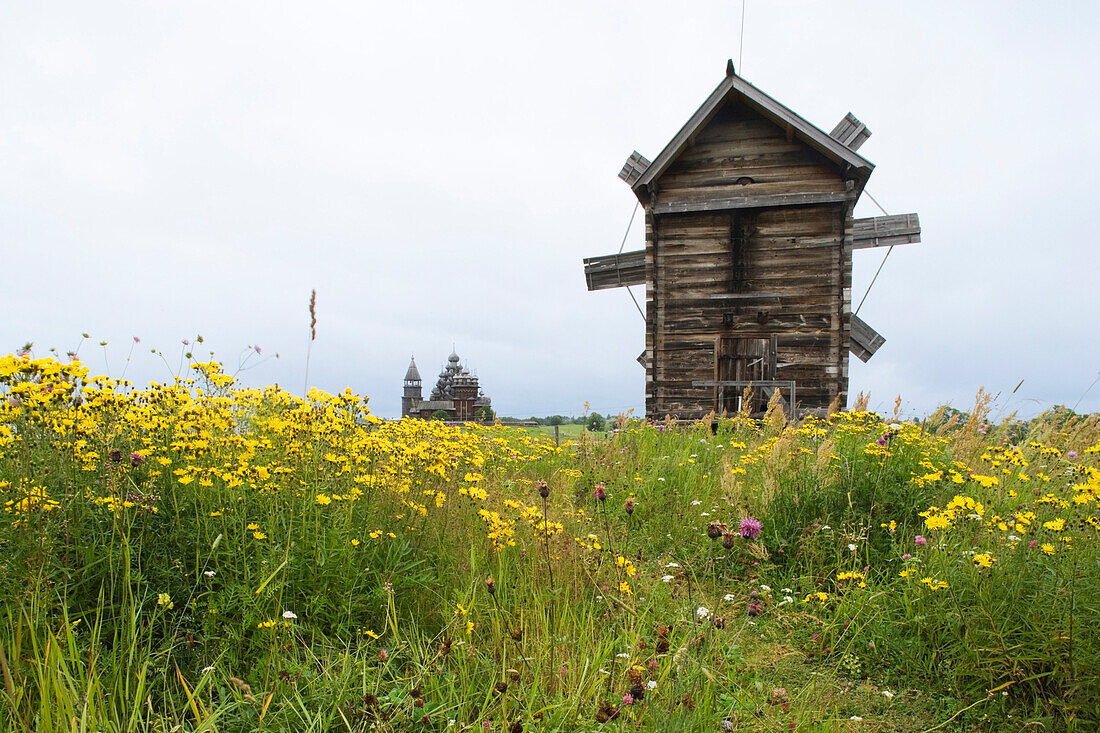 Holzbaukunst, Insel Kischi im Onegasee, dem zweitgrößten See Europas, Karelien, Russland