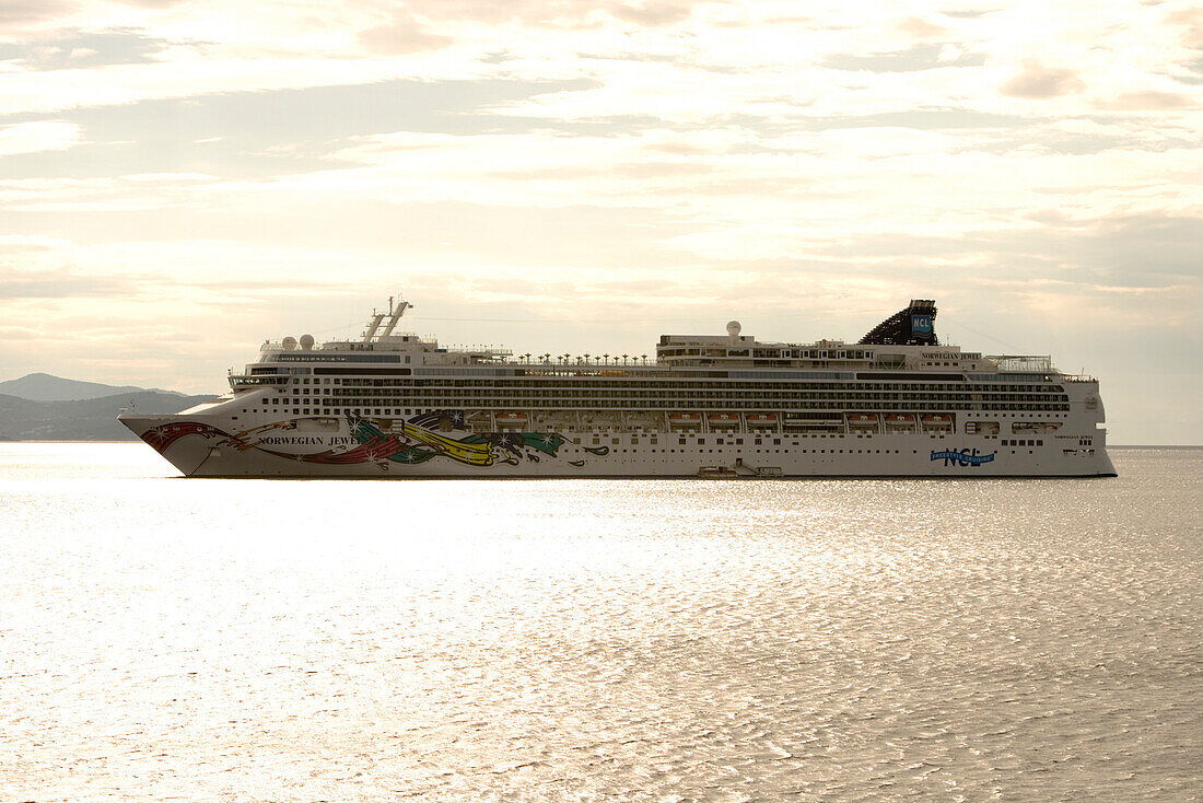 Cruiseship Norwegian Jewel (Norwegian Cruise Lines), Dubrovnik, Dubrovnik-Neretva, Croatia
