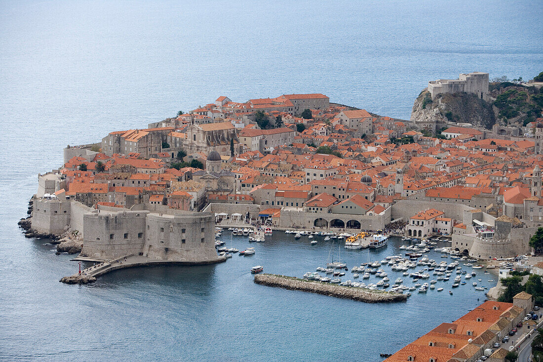 Blick auf Festung und Altstadt, Dubrovnik, Dalmatien, Kroatien, Europa