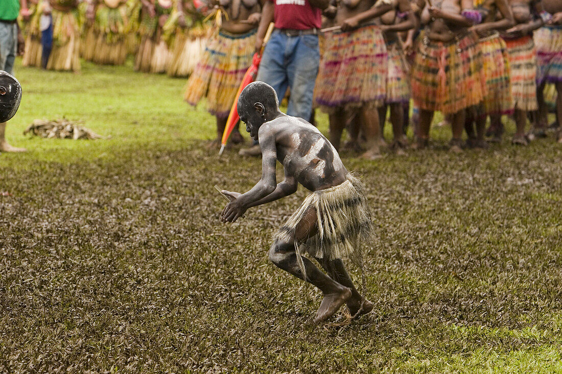 Schlangenmann Warakala bei Singsing Tanz, Lae, Papua Neuguinea, Ozeanien