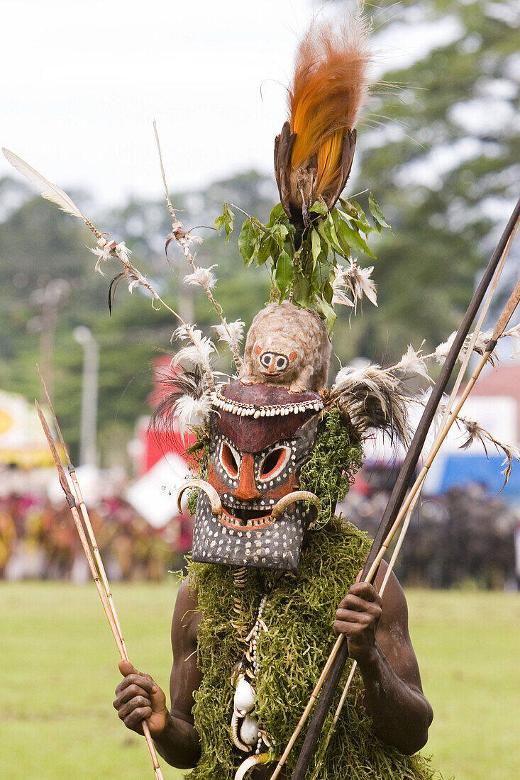 Mann mit Maske bei Singsing Tanz, Lae, Papua Neuguinea, Ozeanien