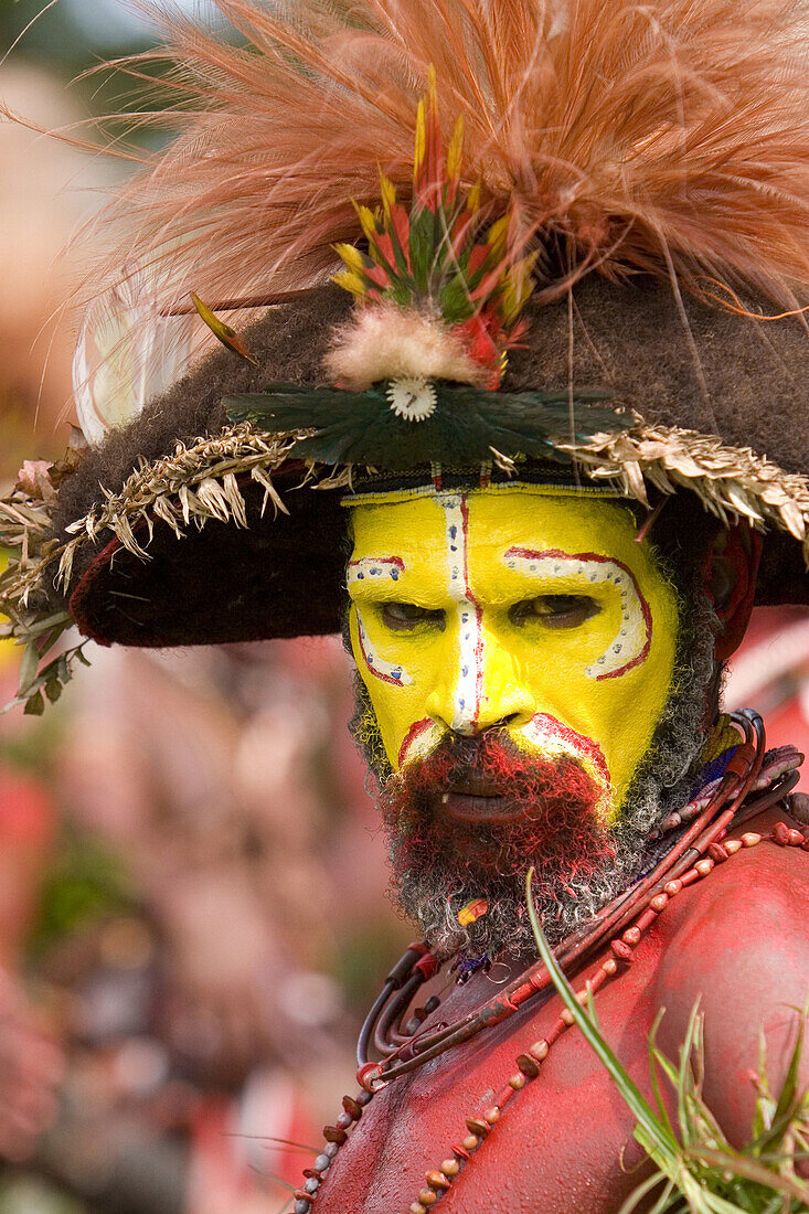 Mann mit Gesichtsbemalung bei Singsing Tanz, Lae, Papua Neuguinea, Ozeanien