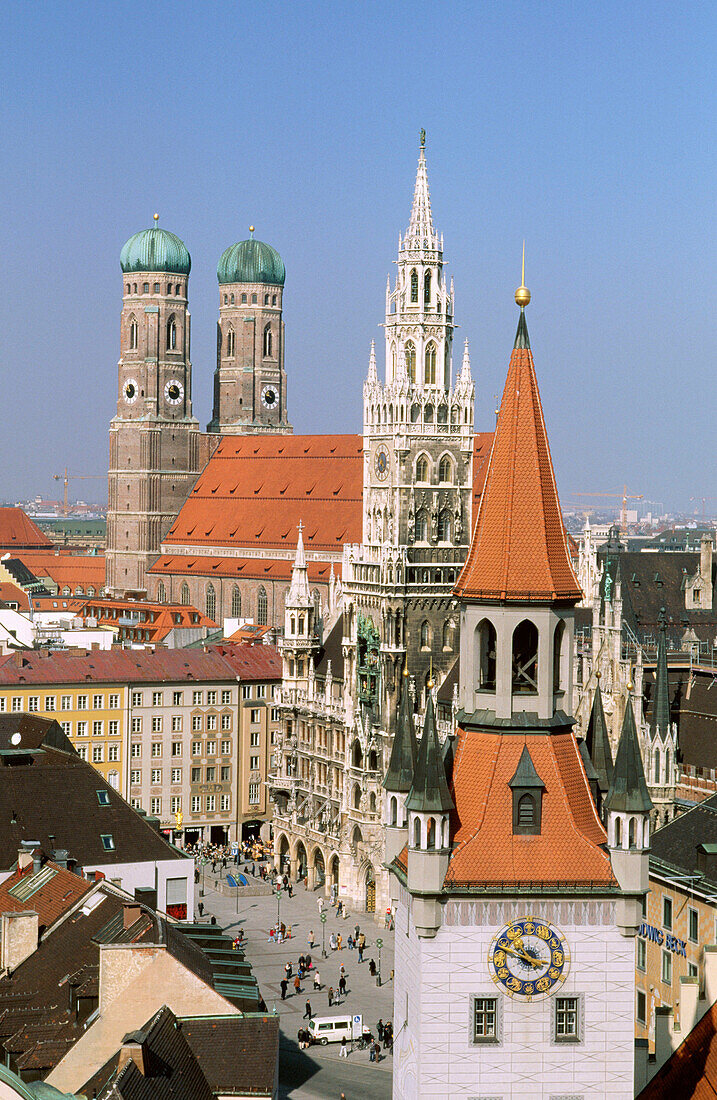 Frauenkirche (church of Our Lady) and Rathaus (City Hall). Marienplatz. Munich. Bavaria. Germany