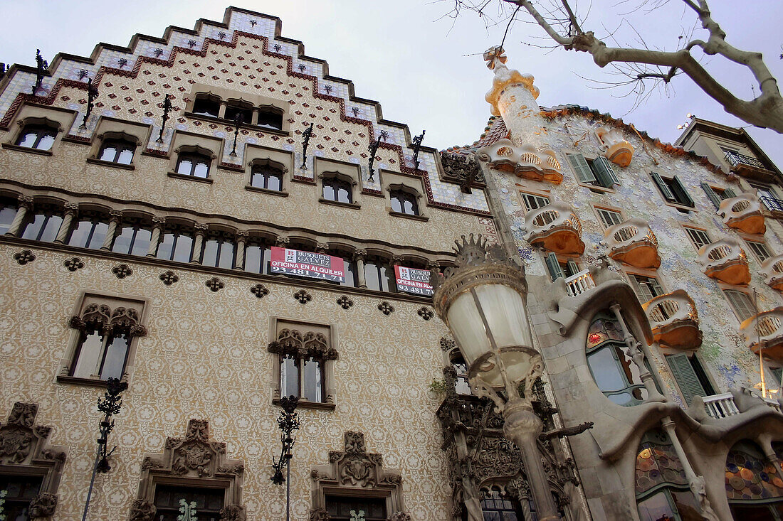 Ametller House (left, Puig i Cadafalch) and Batlló House (right, Gaudí) both in art nouveau style at the Passeig de Gràcia. Barcelona. Spain