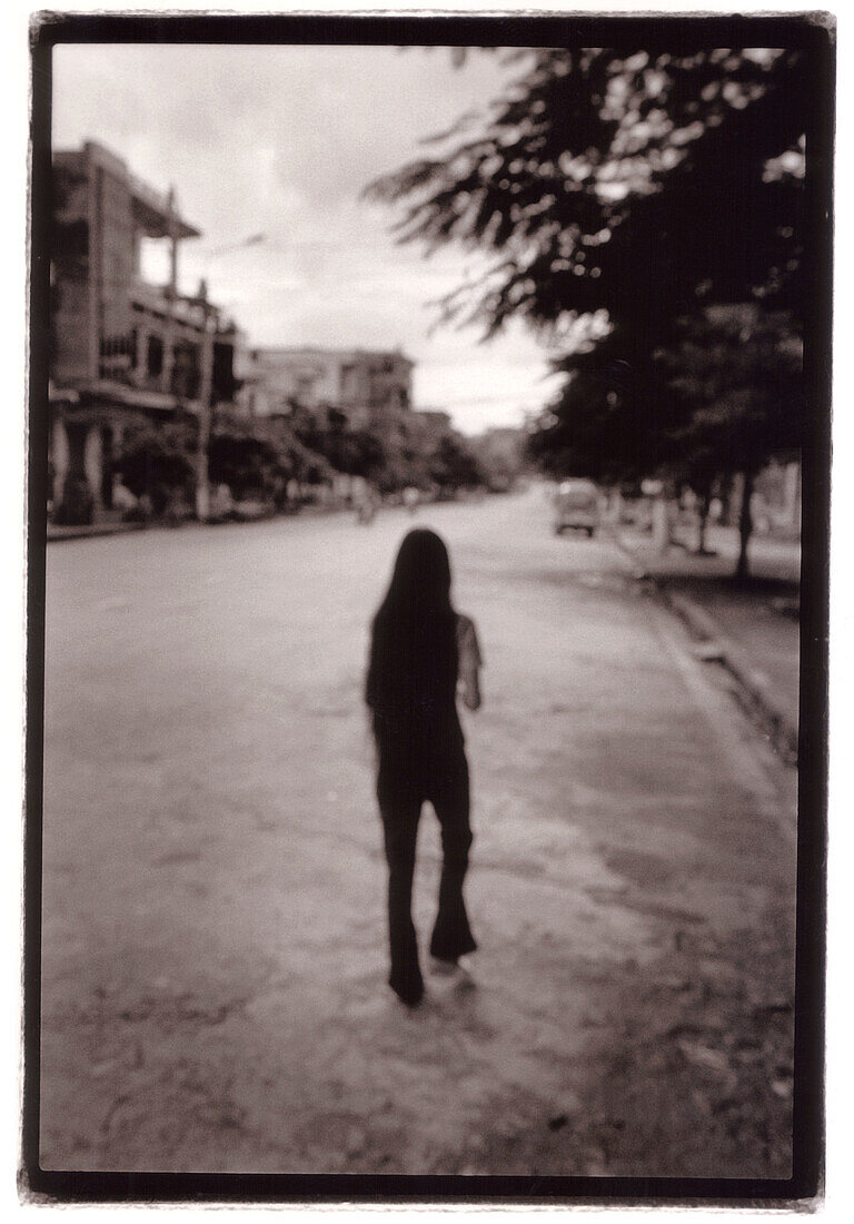  Architecture, Asia, B&W, Back view, Black-and-White, Building, Buildings, Deserted, Exterior, Female, Full-body, Full-length, Human, One, One person, Outdoor, Outdoors, Outside, People, Person, Persons, Rear view, Single, Single person, Street, Streets, 