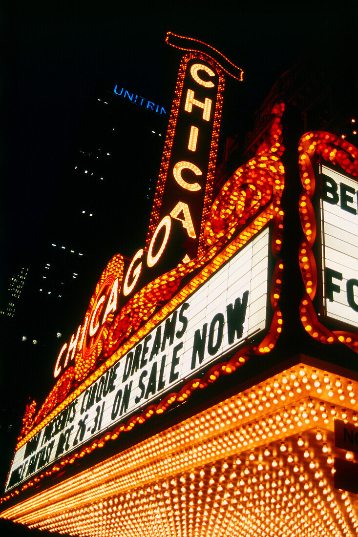 Chicago Theater, Chicago, Illinois, USA License image 70169798