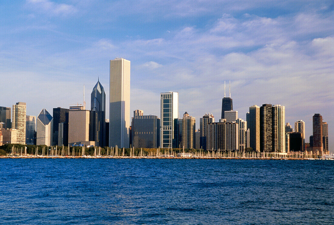 View from shore of Lake Michigan to Skyline of Chicago, Illinois, USA