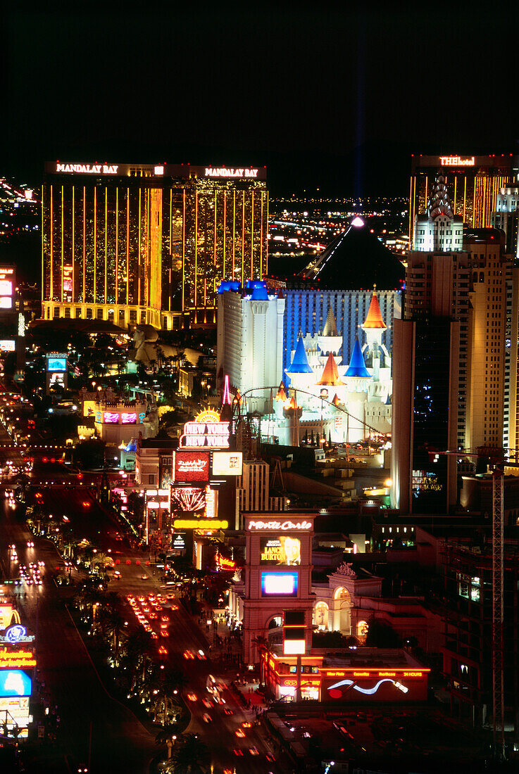 Blick über The Strip bei Nacht, Las Vegas, Nevada, USA, Amerika