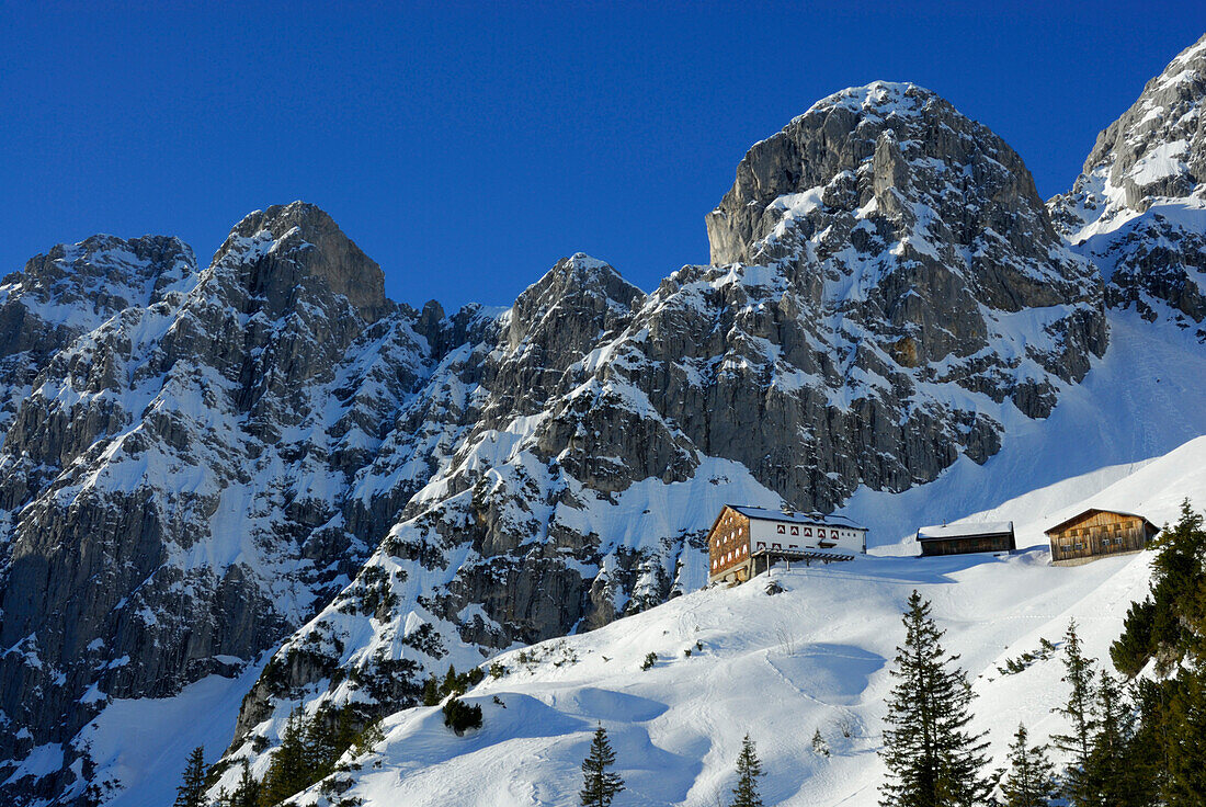 Gruttenhütte im Schnee, Wilder Kaiser, Kaisergebirge, Tirol, Österreich
