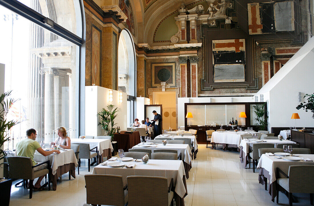 Oleum Restaurant im Museu Nacional d'Art de Catalunya, Eixample, Barcelona, Katalonien, Spanien