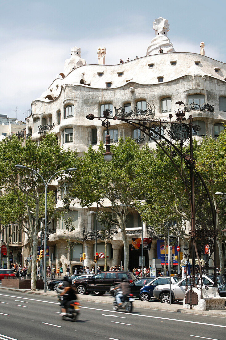 Antoni Gaudí's Casa Mila, La Pedrera, Eixample, Barcelona, Katalonien, Spanien