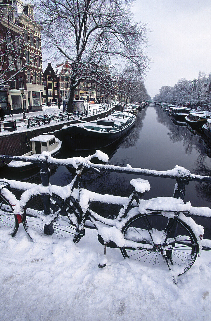 Prinsengracht in winter, Amsterdam. Holland