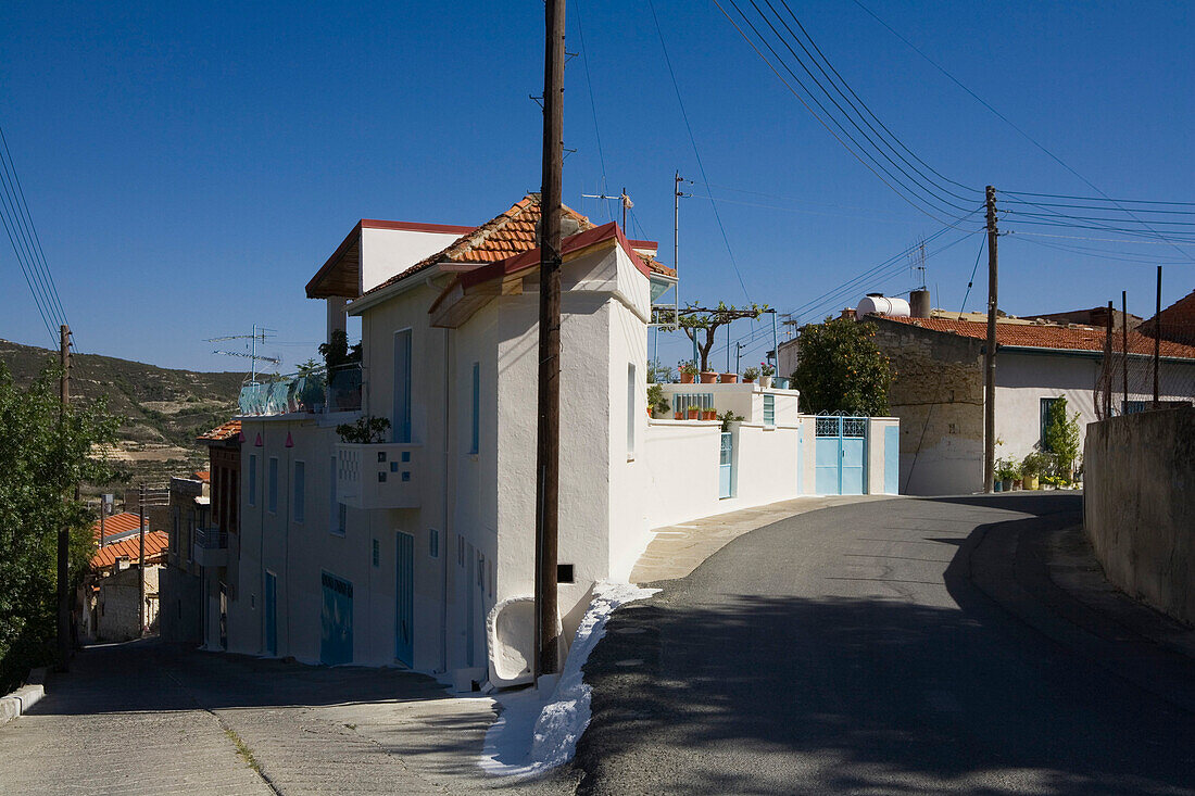 Straße durch Omodos, Dorf, Troodos Gebirge, Südzypern, Zypern