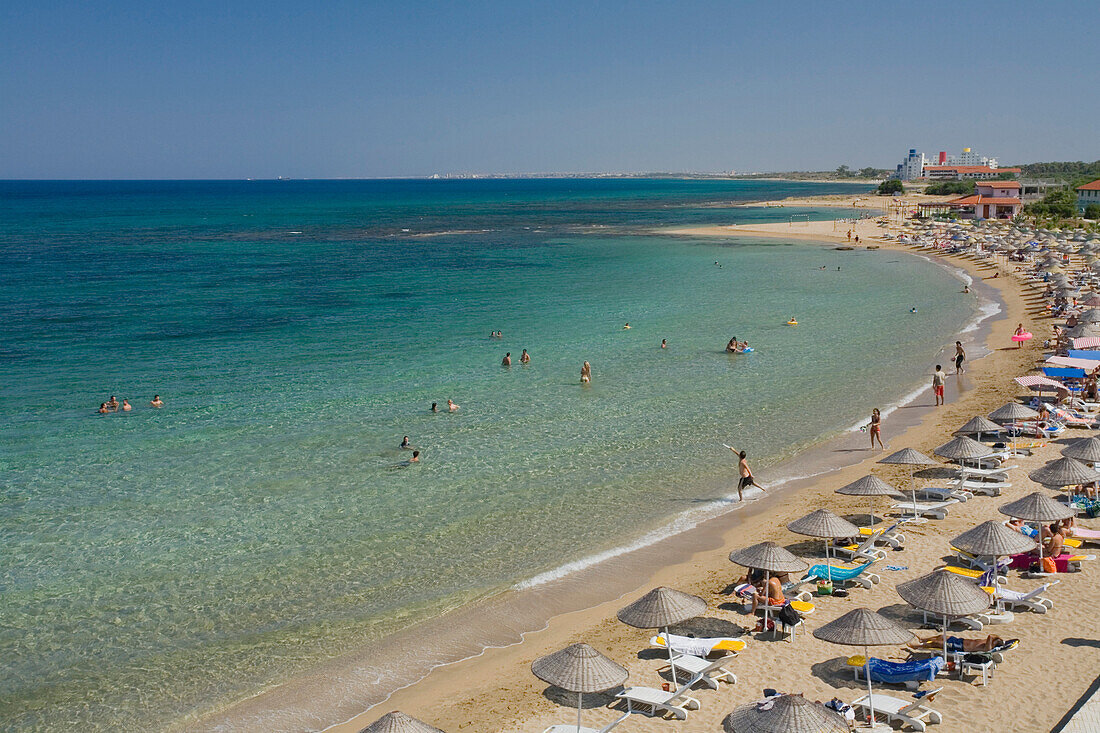 Leute am Strand, Salamis Beach, Mimoza Beach Hotel, Salamis, Nordzypern, Zypern