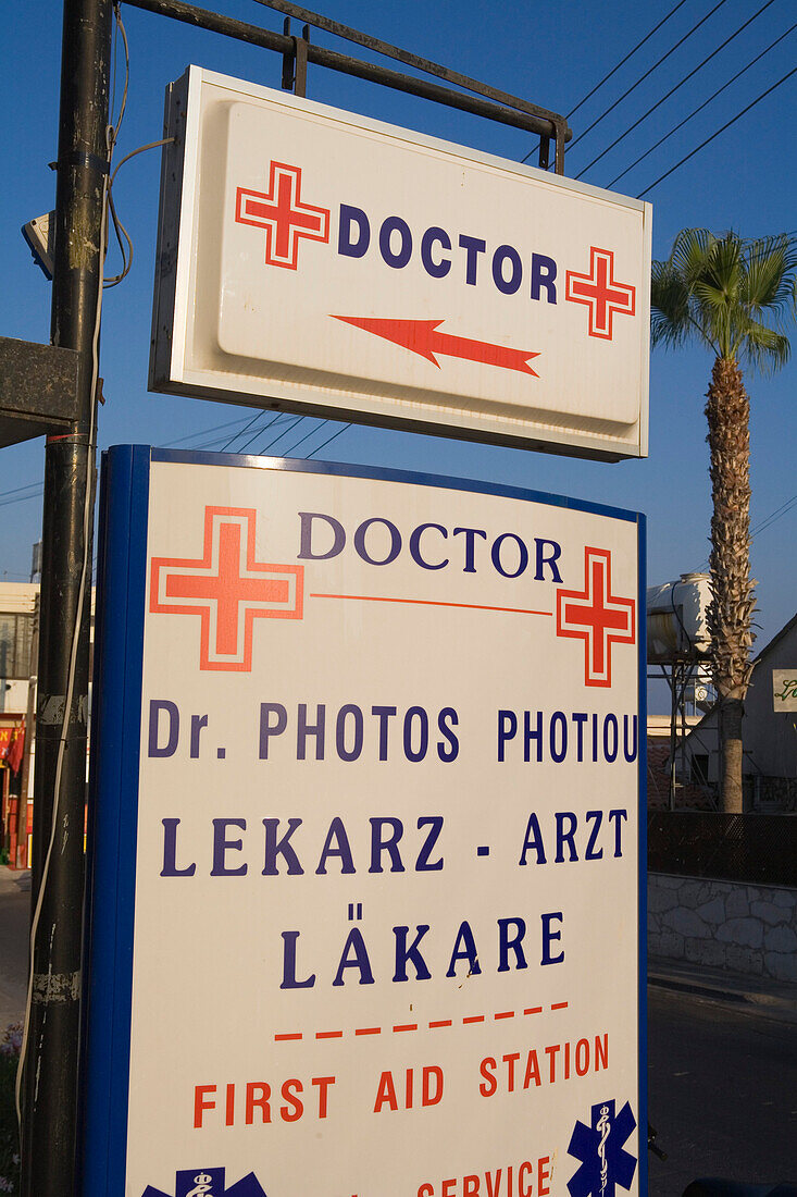 Arzt Schild, Erste Hilfe, Agia Napa, Südzypern, Zypern