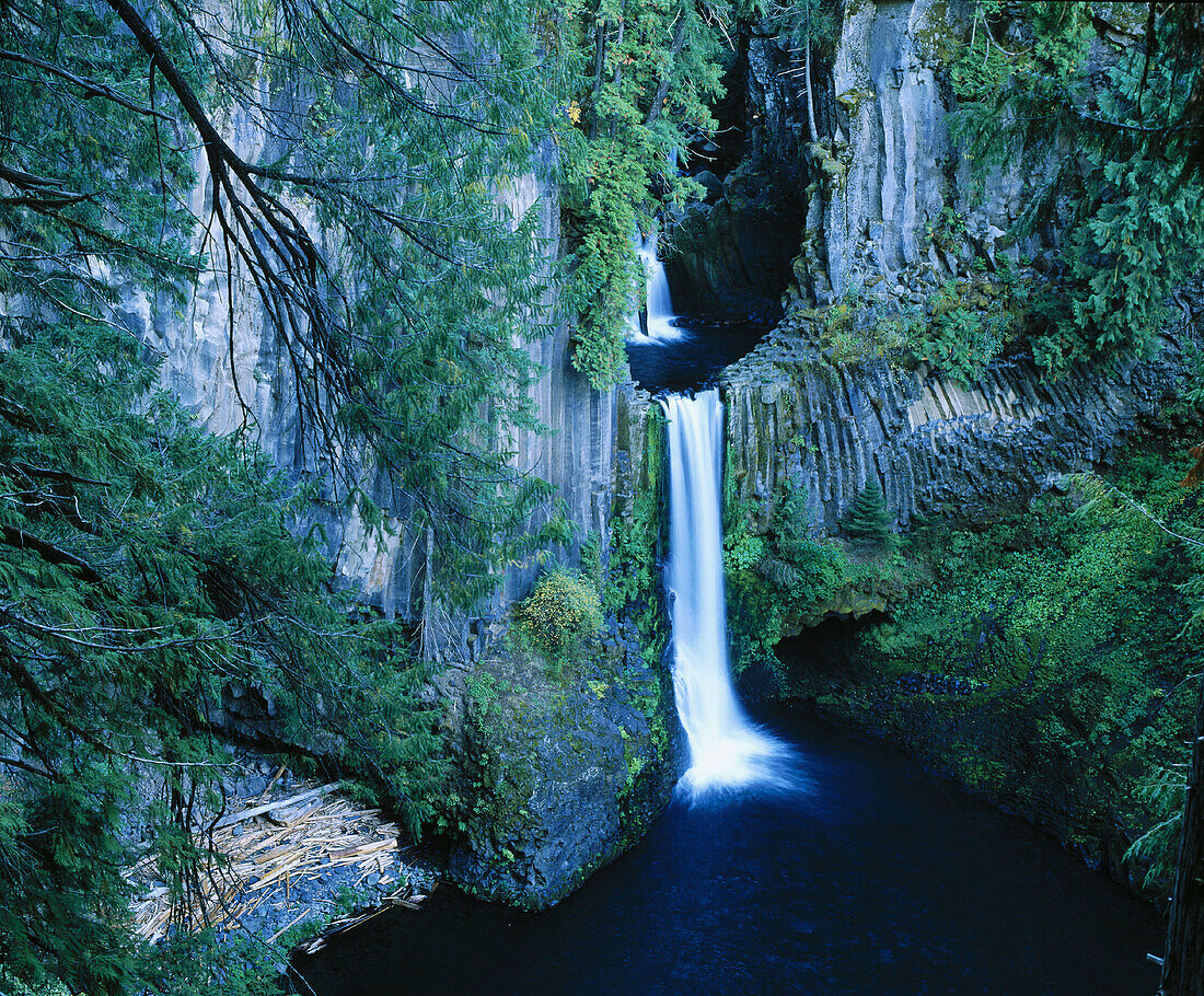 Toketee Falls. Umpqua National Forest. Cascade Foothills. Oregon. USA
