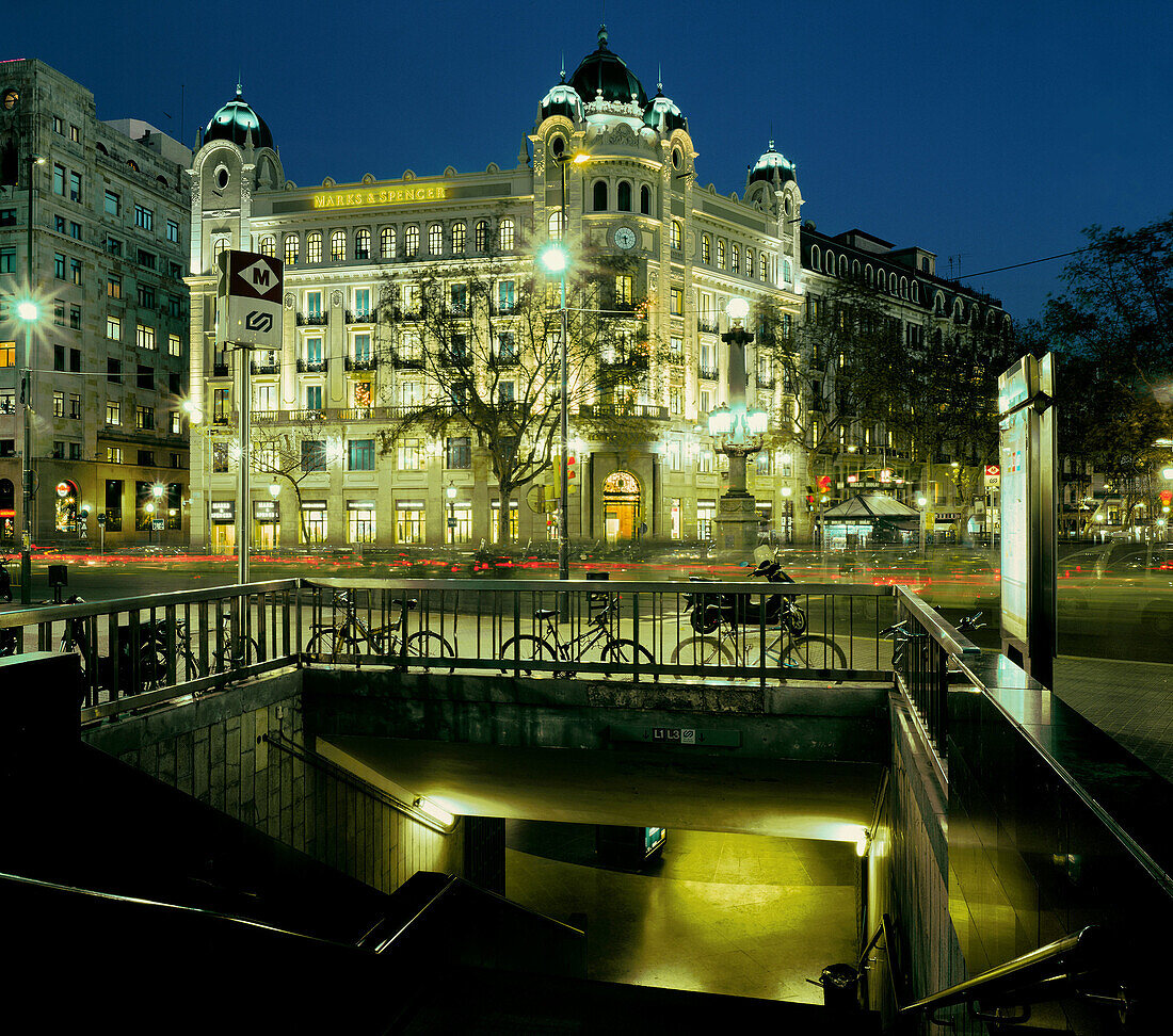 Las Ramblas. Catalunya square. Barcelona. Catalonia. Spain.