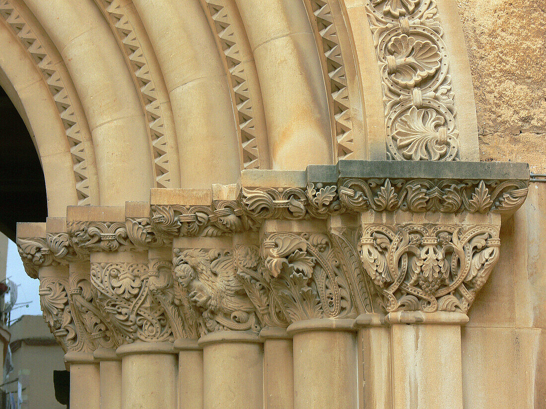 Capitals in the cloister, cathedral of Tarragona. Catalonia, Spain
