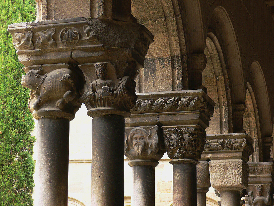 Capitals, Romanesque monastery of Santa María de Ripoll (12th century), Ripoll. Girona province, Catalonia, Spain
