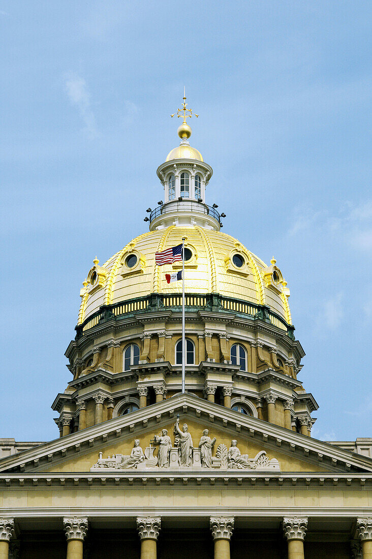 Iowa State Capital Builidng in Des Moines, Iowa, USA.