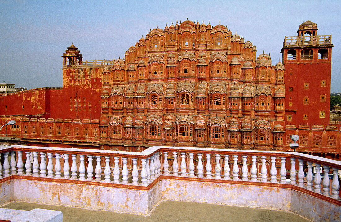 Hawa Mahal (Palace of the Winds), Jaipur. Rajasthan, India