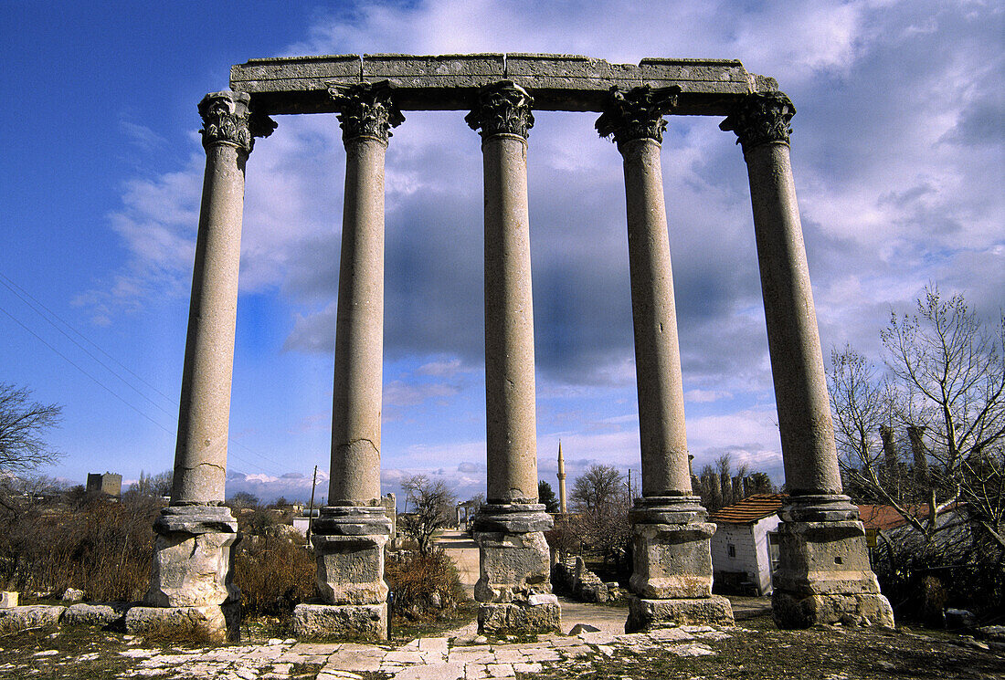 Temple of Tyche (100 a.C.). Uzuncaburç (Diocesarea). Silifke. Eastern mediterranean sea. Turkey.