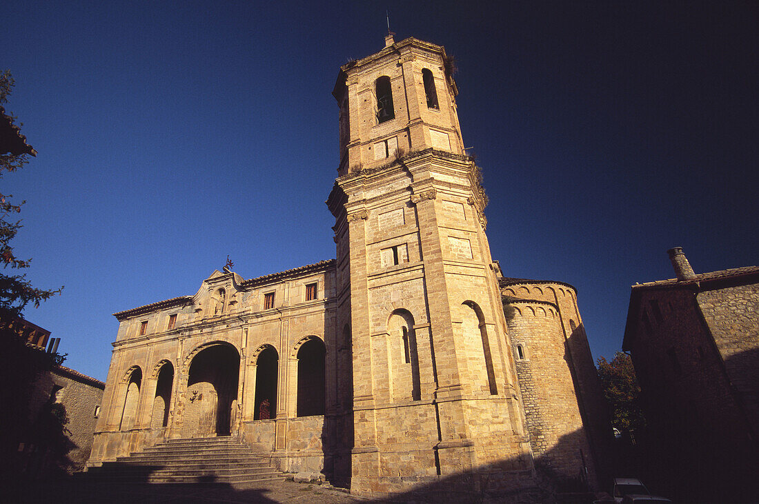 Romanesque cathedral of San Vicente. Roda de Isábena. (Romanesque XIth century). Isábena valley. Pirineo Aragonés. Huesca province. Spain.