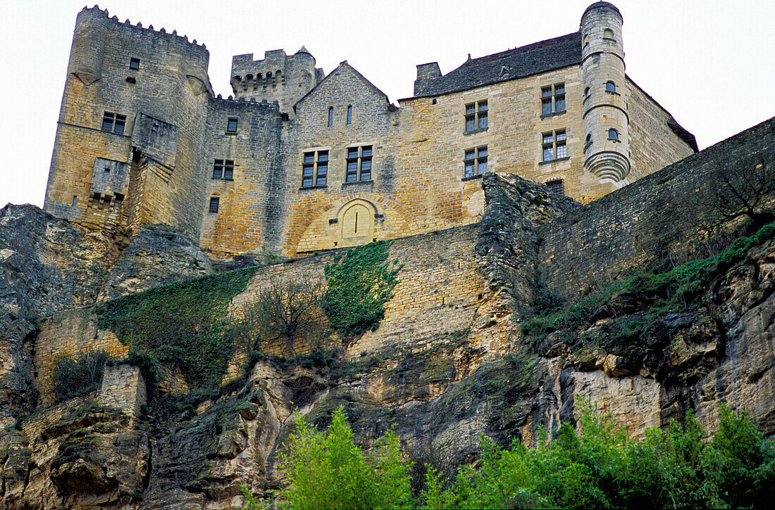Hilltop Chateau de Beynac. Périgord. France