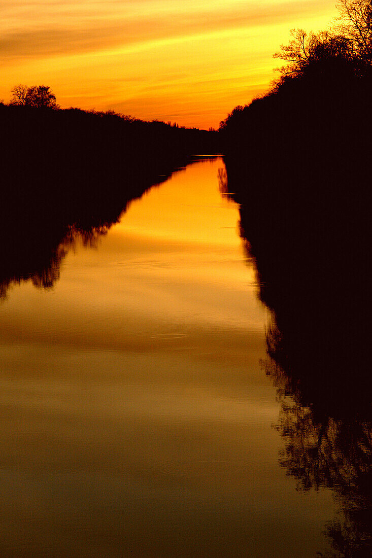 Hohenzollern Canal in dusk, Berlin, Germany