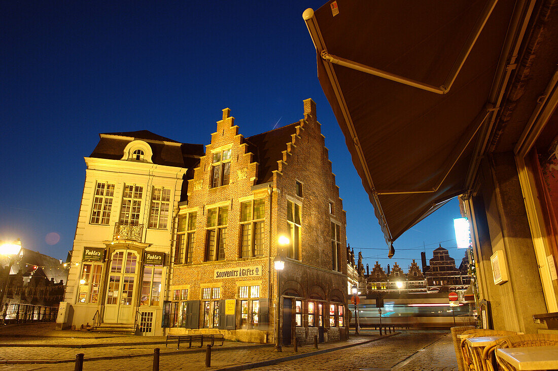 Altstadt von Gent bei nacht, Flandern, Belgien