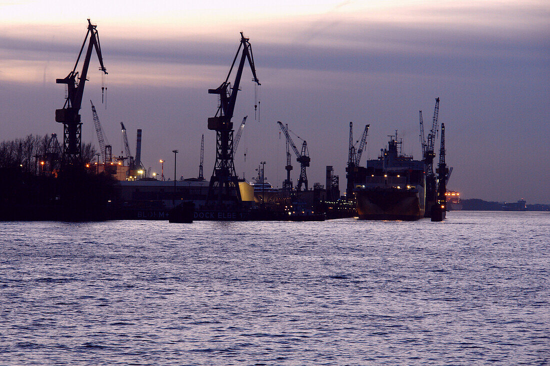 Hamburger Hafen am Abend, Hamburg, Deutschland