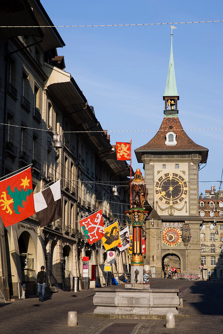 Zaehringer Fountain and Zytglogge Tower, Kramgasse, Old City of Berne, Berne, Switzerland