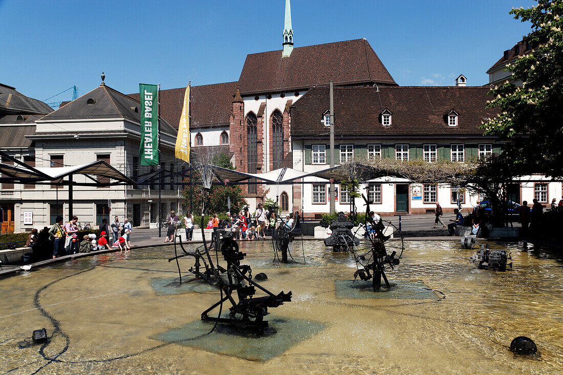 Jean Tinguely Brunnen, Theaterplatz, Basel, Schweiz