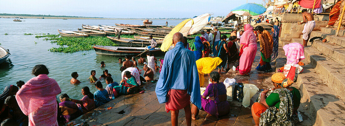 Ablutions in the Ganges River. Varanasi. Utar Pradesh. India