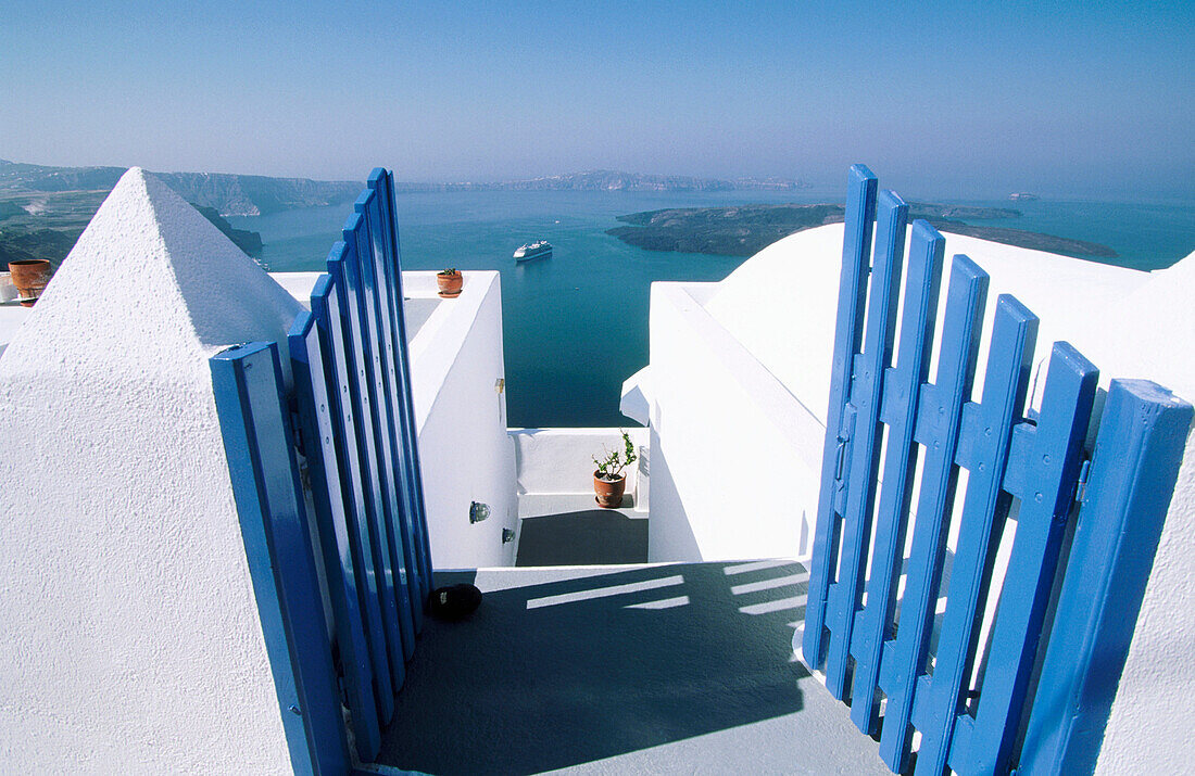 Imerovigli, Santorini. Cyclades. Greece.