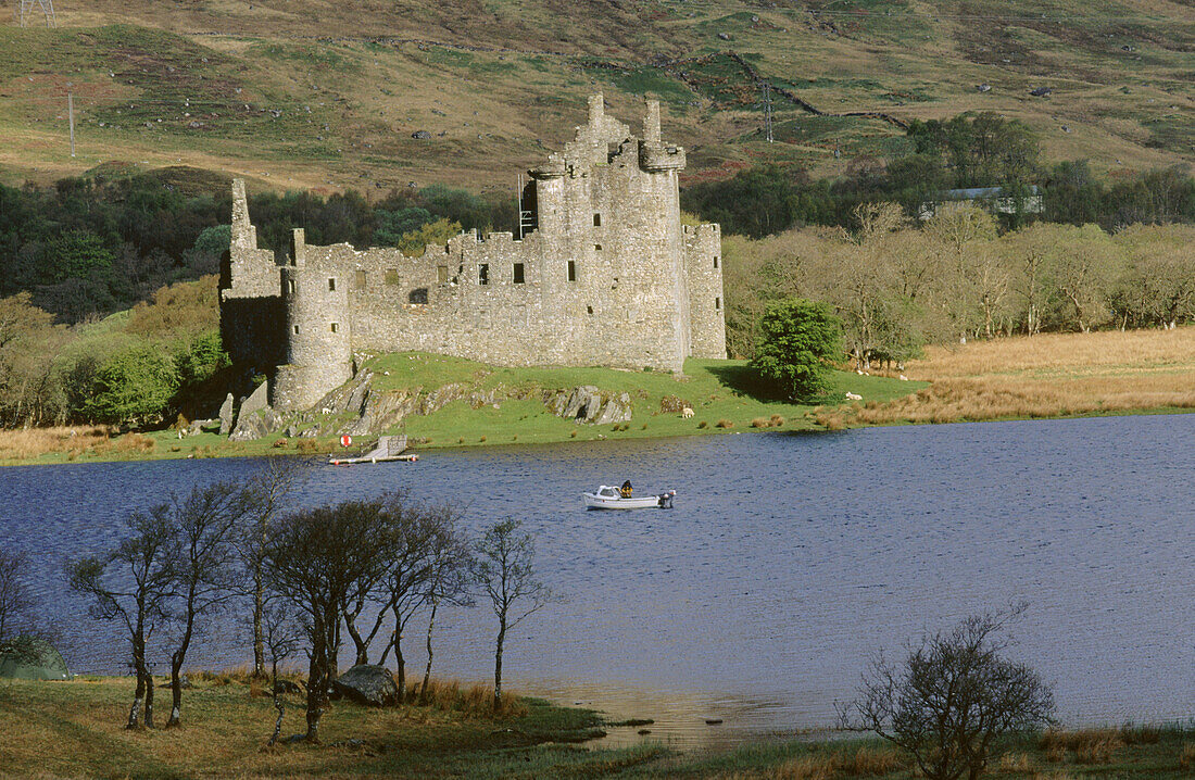 Kilchurn castle. Loch Awe. Highlands. Scotland. UK.