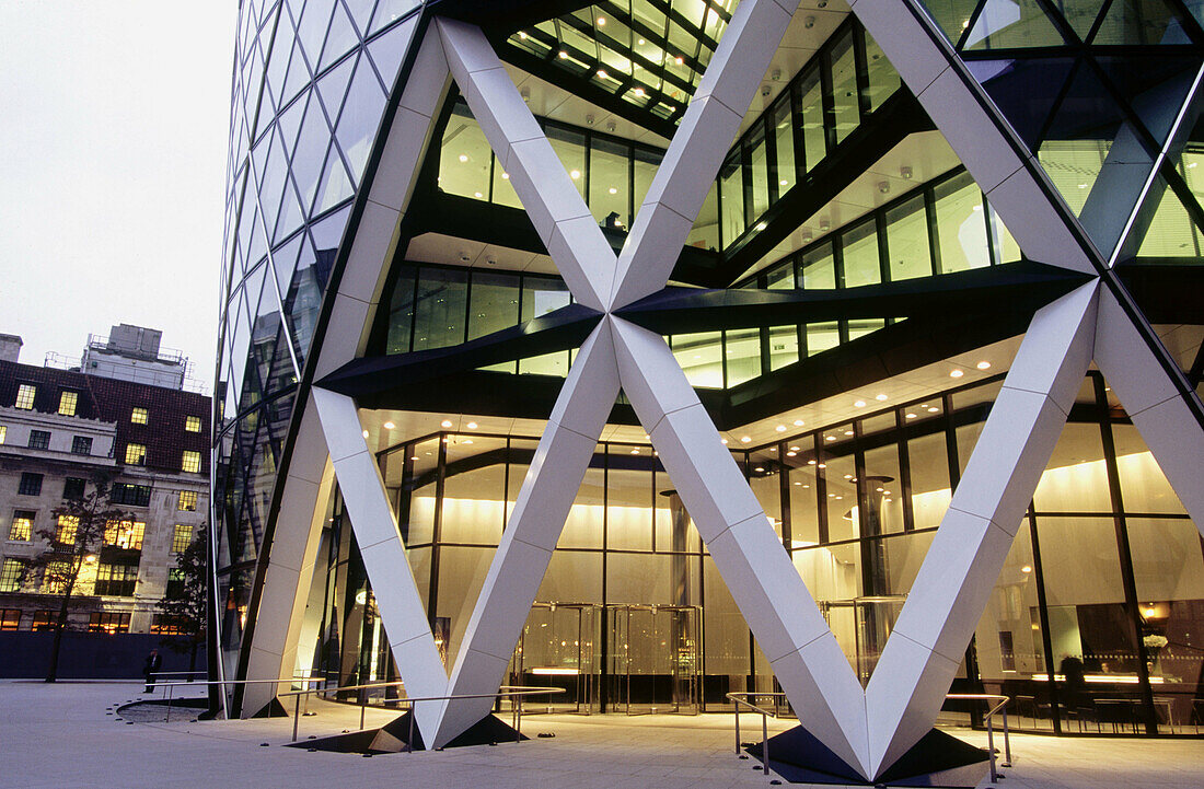 Swiss Re headquarters by architect Norman Foster, London. England, UK