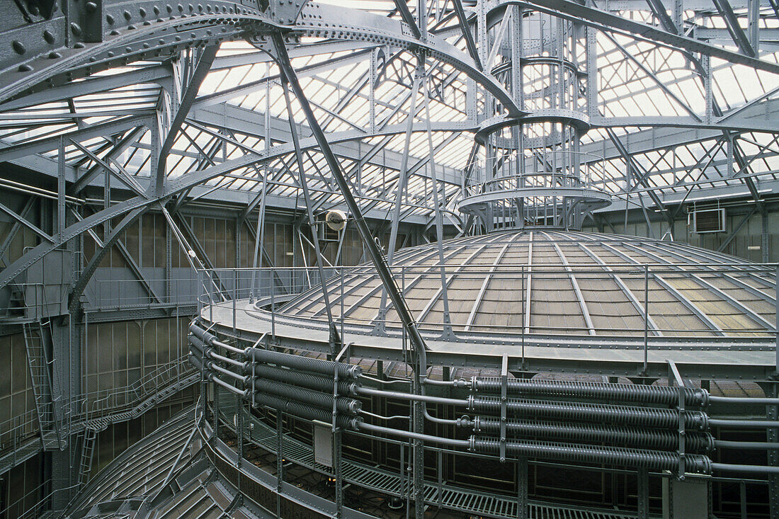 Under the roof above the glass dome is a complex construction, Bank Société Générale, Paris, France, Europe