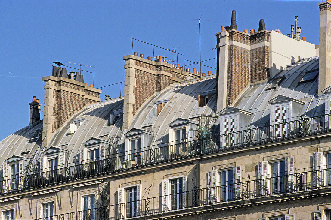 Apartment building, rooftops of Paris, turn of the century, Paris, France