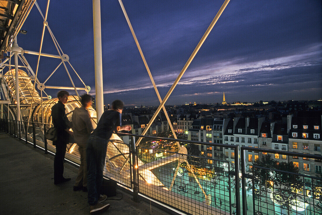 Centre Georges Pompidou bei Nacht, Beaubourg, Kunst, Kulturzentrum, 4. Arrondissement, Architekten Piano, Rogers, Paris, Frankreich