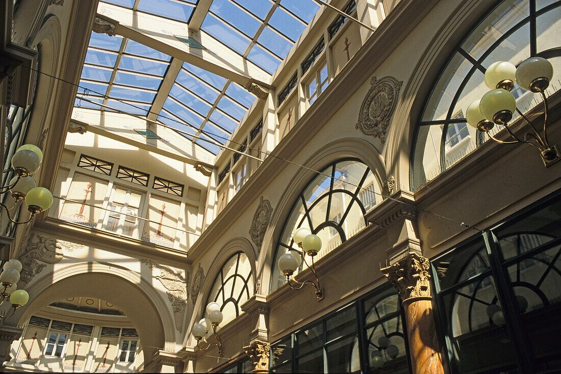 Passage Colbert, Glasdach im Empire Stil unter Denkmalschutz, 1826, 2. Arrondissement, Paris, Frankreich, Europa