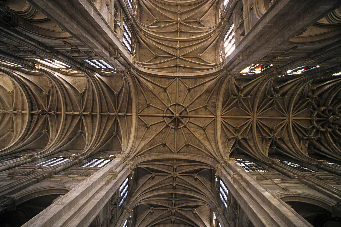 Low angle view at vault of Saint-Eustache, 1. Arrondissement, Paris, France, Europe