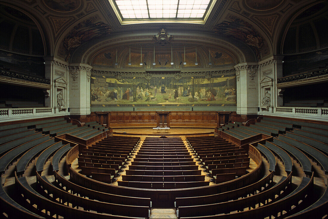 Menschenleerer Hörsaal in der Universität Sorbonne, älteste Universität Frankreichs, Quartier Latin, Paris, Frankreich, Europa