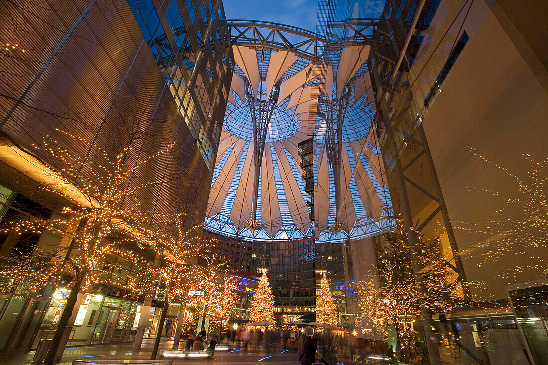 Berlin Potsdamer Platz, Sony Center, Atrium, Weihnachtsdeko