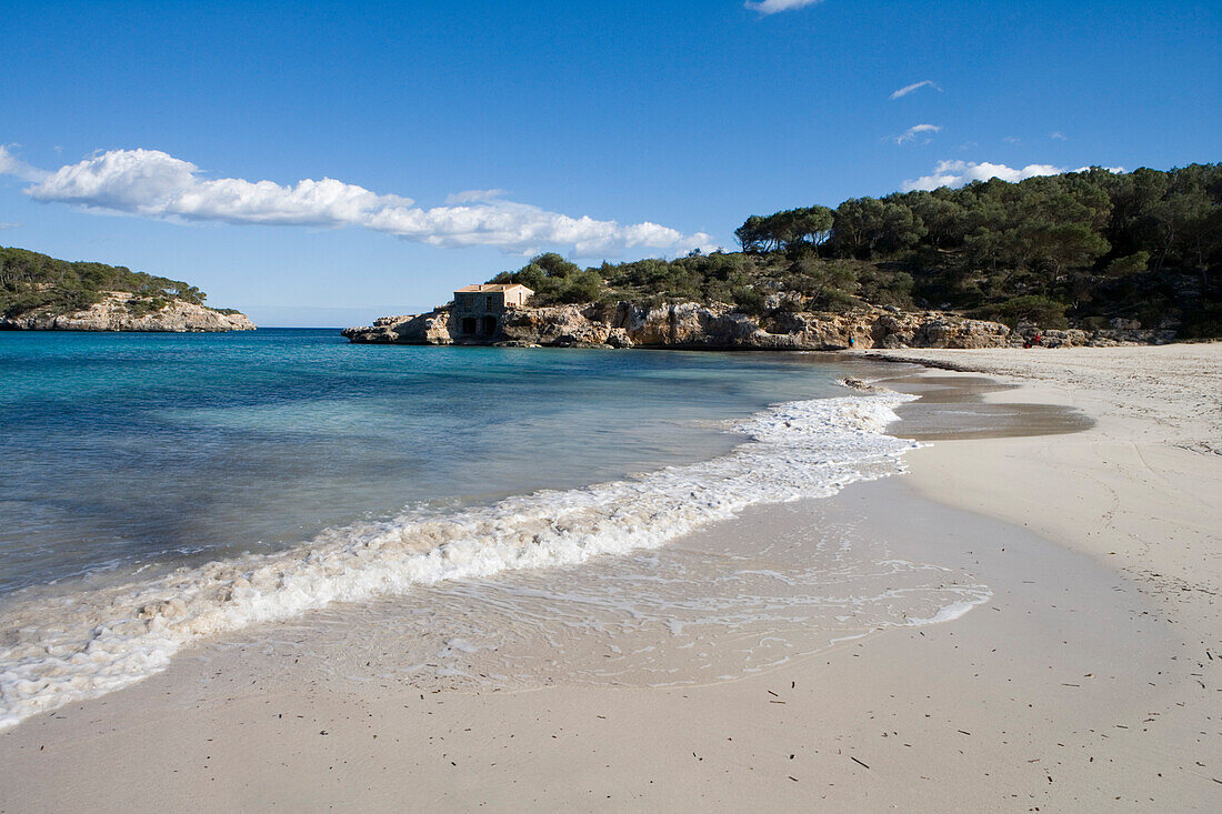 Strand s'Amarador an der Cala Mondrago Bucht, Parc Natural de Mondrago, nahe Portopetro, Mallorca, Balearen, Spanien, Europa